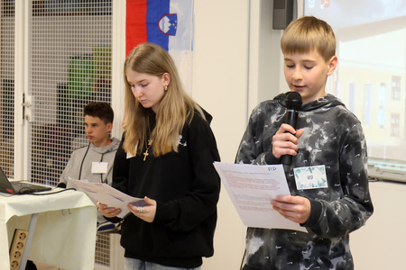 SPREJEM ČEŠKIH UČENCEV V OŠ CERKNICA 06 FOTO LJUBO VUKELIČ